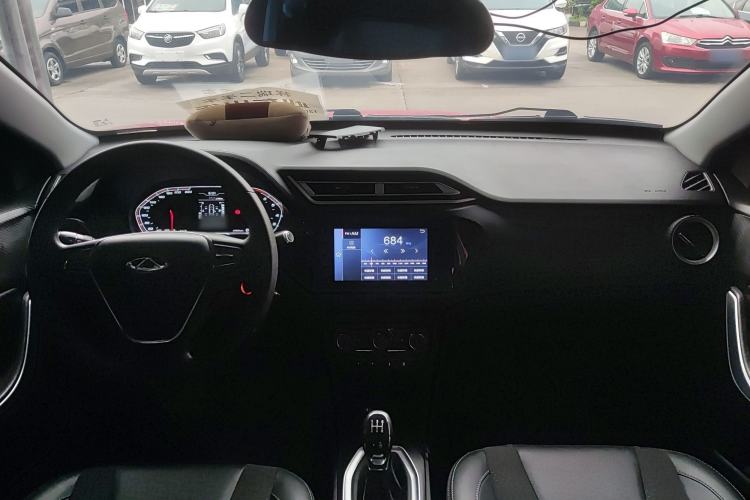 Used Chery Tiggo 3X 2018 1.5L Manual Elite Edition Center Console