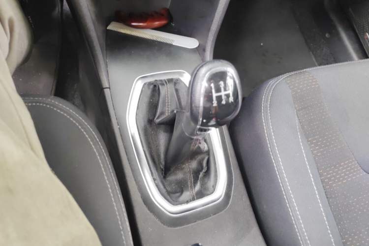 Used Chery Tiggo 3X 2018 1.5L Manual Comfort Edition Gear Lever