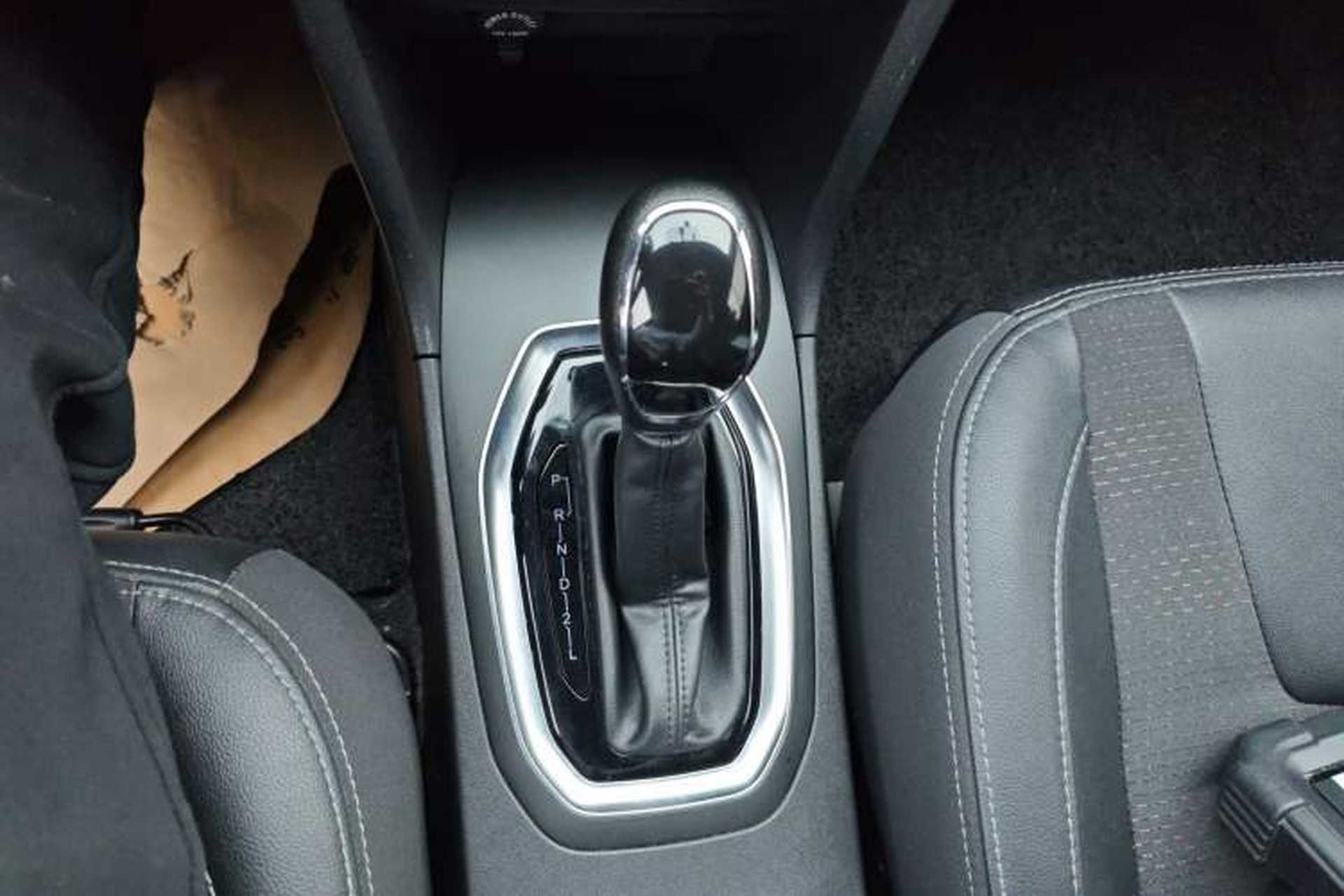 Used Chery Tiggo 3X 2018 1.5L Automatic Elite Edition Gear Lever