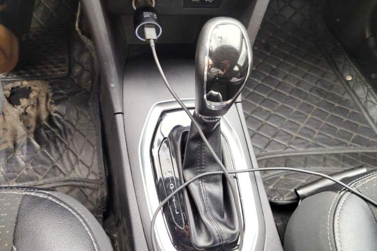 Used Chery Tiggo 3X 2018 1.5L Automatic Elite Edition Gear Lever
