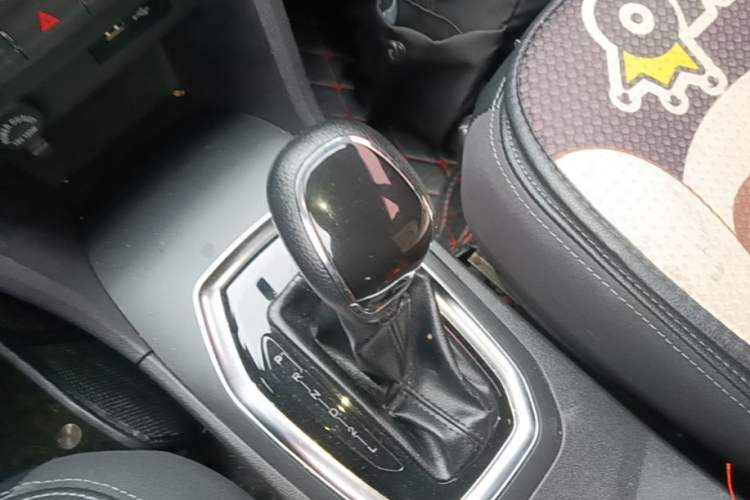 Used Chery Tiggo 3X 2018 1.5L Automatic Elite Edition Gear Lever
