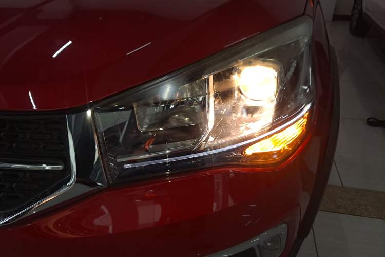 Used Chery Tiggo 3X 2018 1.5L Automatic Luxury Edition Left Front Headlight