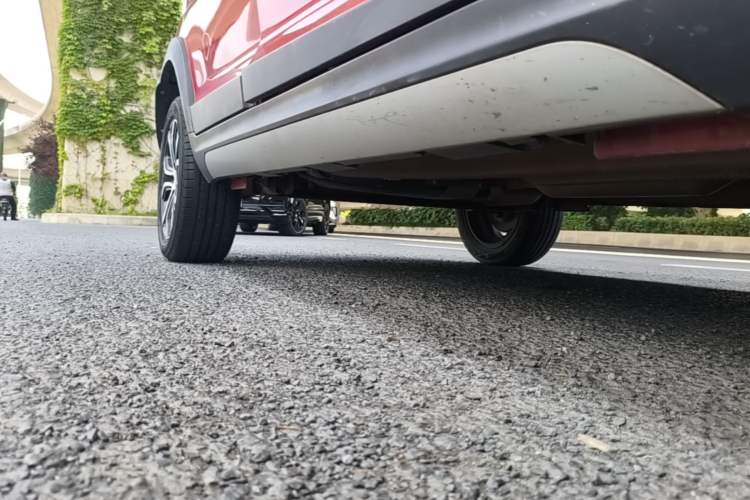 Used Chery Tiggo 3X 2018 1.5L Automatic Elite Edition Right Side Sill