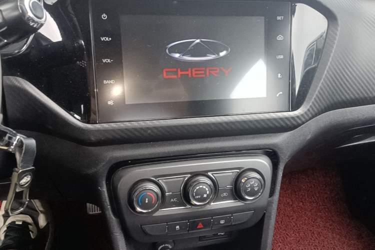 Used Chery Tiggo 3X 2018 1.5L Automatic Luxury Edition Audio And AC Panel