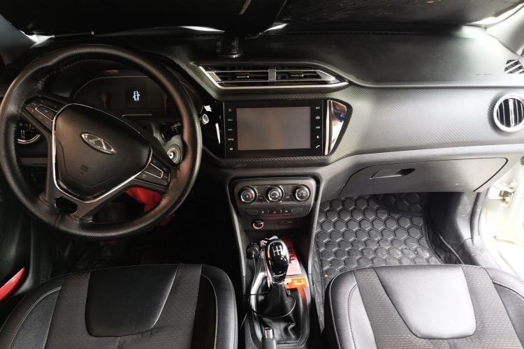 Used Chery Tiggo 3X 2018 1.5L Manual Elite Edition Center Console