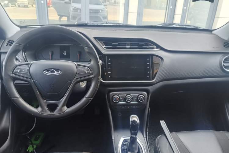 Used Chery Tiggo 3X 2018 1.5L Automatic Elite Edition Center Console