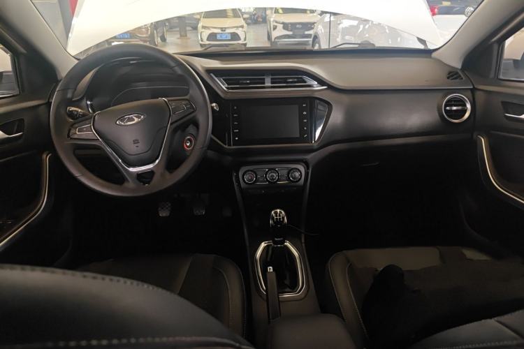 Used Chery Tiggo 3X 2018 1.5L Manual Elite Edition Center Console