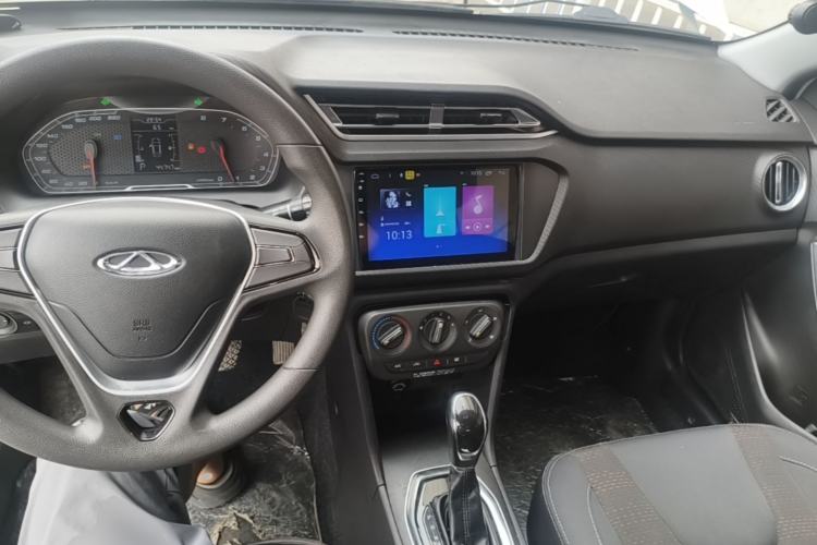 Used Chery Tiggo 3X 2018 1.5L Automatic Comfort Edition Center Console