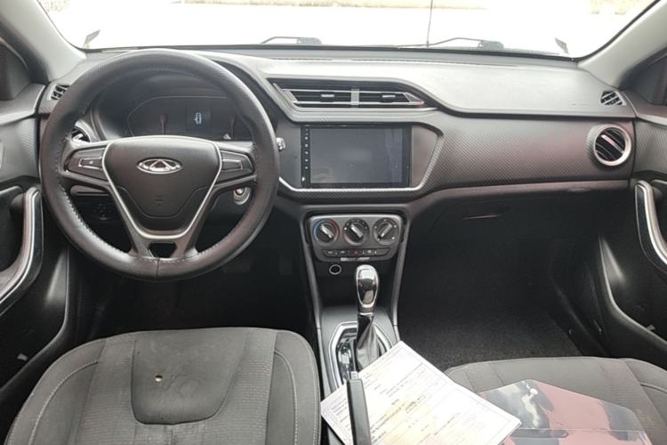 Used Chery Tiggo 3X 2018 1.5L Automatic Comfort Edition Center Console