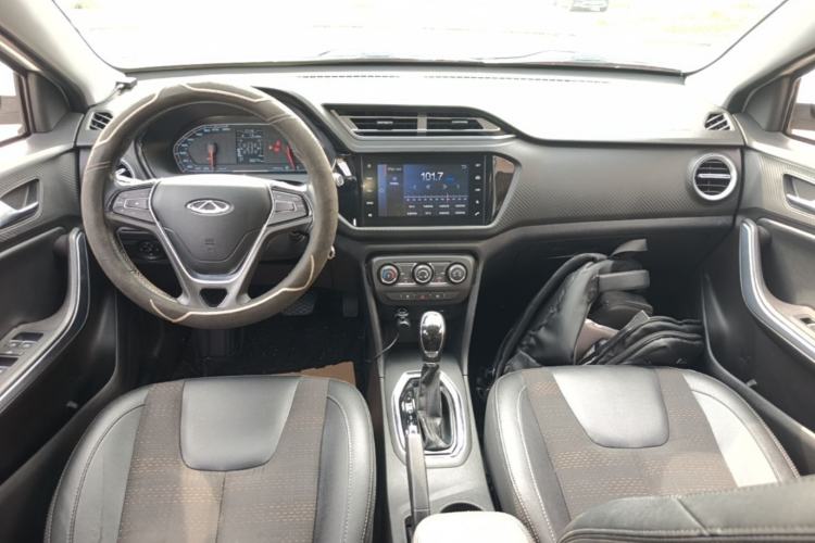 Used Chery Tiggo 3X 2018 1.5L Automatic Elite Edition Center Console