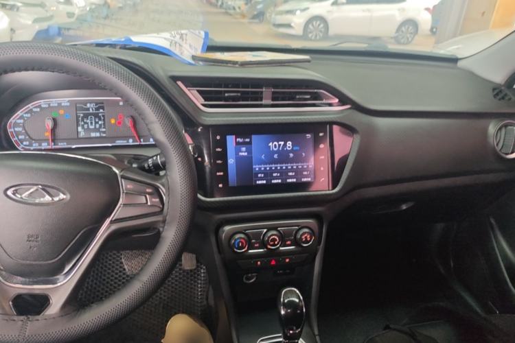 Used Chery Tiggo 3X 2018 1.5L Automatic Elite Edition Center Console