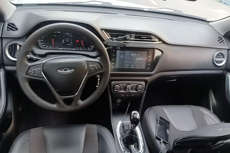 Used Chery Tiggo 3X 2018 1.5L Manual Elite Edition Center Console