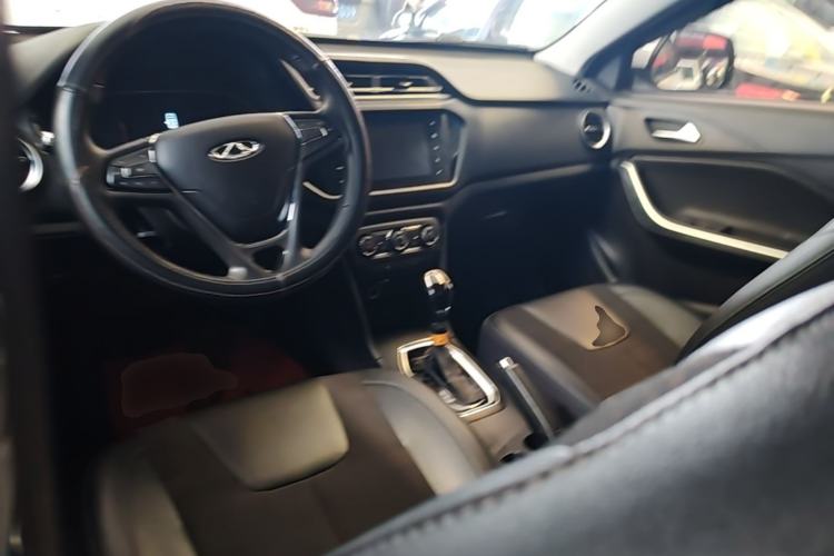 Used Chery Tiggo 3X 2018 1.5L Automatic Elite Edition Center Console