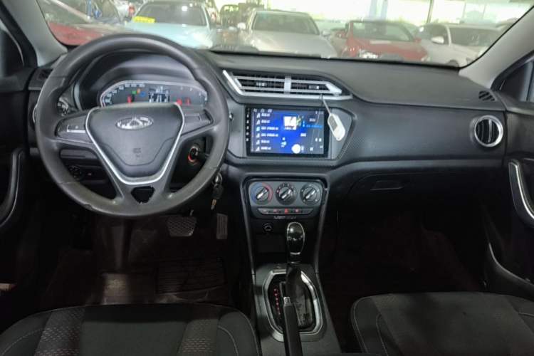 Used Chery Tiggo 3X 2018 1.5L Automatic Comfort Edition Center Console