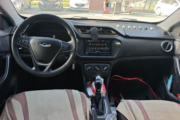 Used Chery Tiggo 3X 2018 1.5L Automatic Comfort Edition Center Console