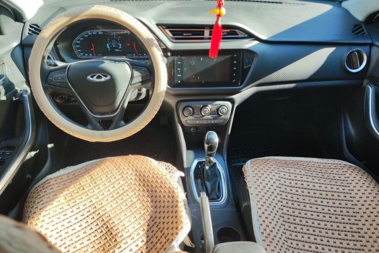Used Chery Tiggo 3X 2018 1.5L Automatic Luxury Edition Center Console