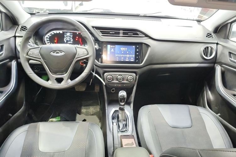 Used Chery Tiggo 3X 2018 1.5L Automatic Elite Edition Center Console