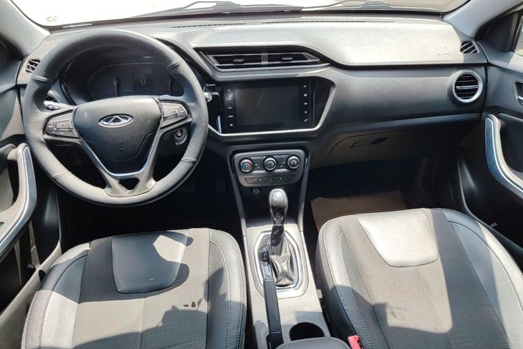 Used Chery Tiggo 3X 2018 1.5L Automatic Luxury Edition Center Console