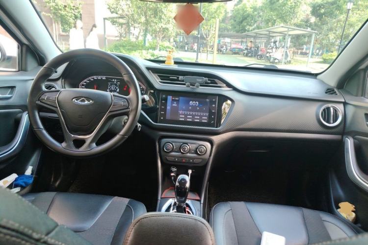 Used Chery Tiggo 3X 2018 1.5L Automatic Luxury Edition Center Console