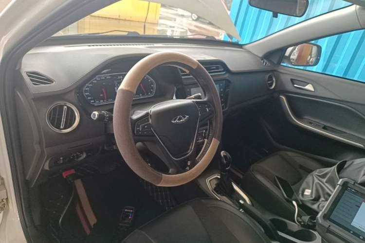Used Chery Tiggo 3X 2018 1.5L Automatic Elite Edition Center Console