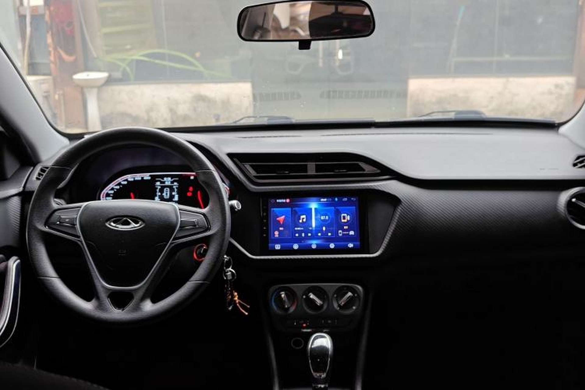 Used Chery Tiggo 3X 2018 1.5L Automatic Comfort Edition Center Console