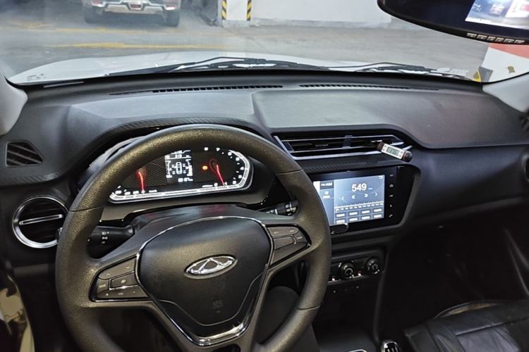 Used Chery Tiggo 3X 2018 1.5L Manual Elite Edition Center Console