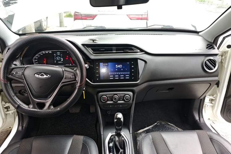 Used Chery Tiggo 3X 2018 1.5L Automatic Elite Edition Center Console