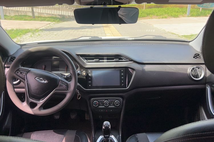 Used Chery Tiggo 3X 2018 1.5L Manual Elite Edition Center Console
