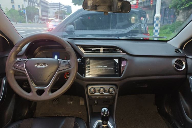 Used Chery Tiggo 3X 2018 1.5L Manual Elite Edition Center Console