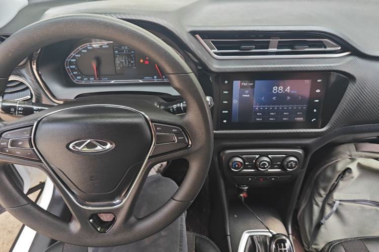 Used Chery Tiggo 3X 2018 1.5L Manual Elite Edition Center Console