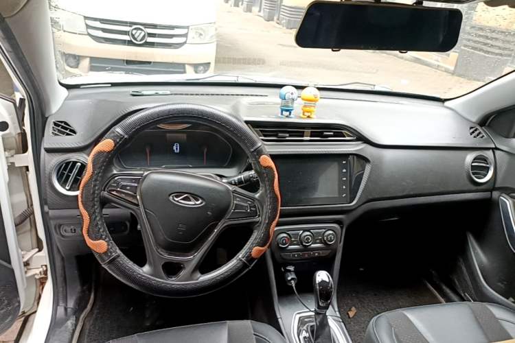 Used Chery Tiggo 3X 2018 1.5L Automatic Elite Edition Center Console