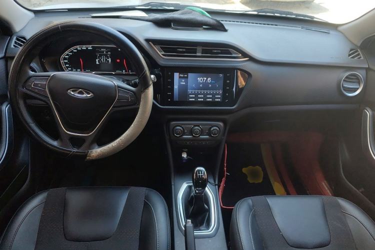 Used Chery Tiggo 3X 2018 1.5L Manual Elite Edition Center Console