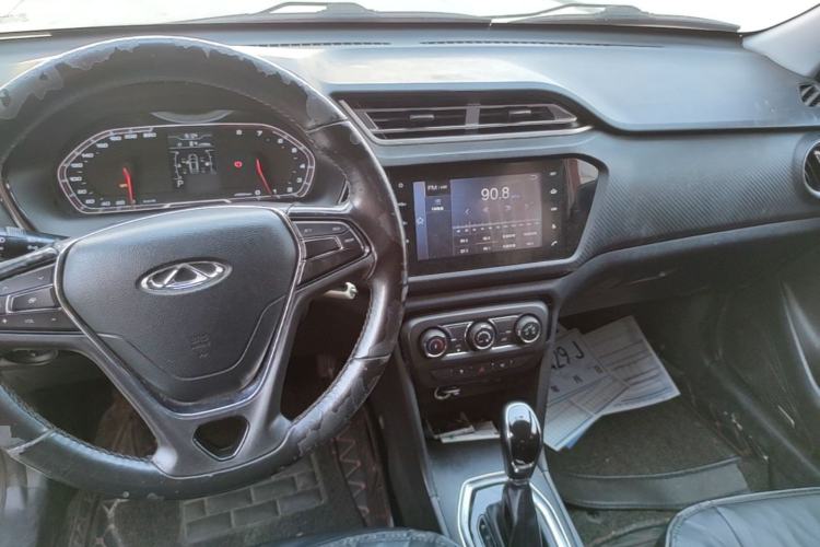 Used Chery Tiggo 3X 2018 1.5L Automatic Elite Edition Center Console