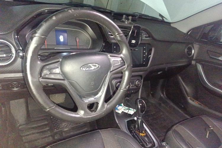 Used Chery Tiggo 3X 2018 1.5L Automatic Elite Edition Center Console