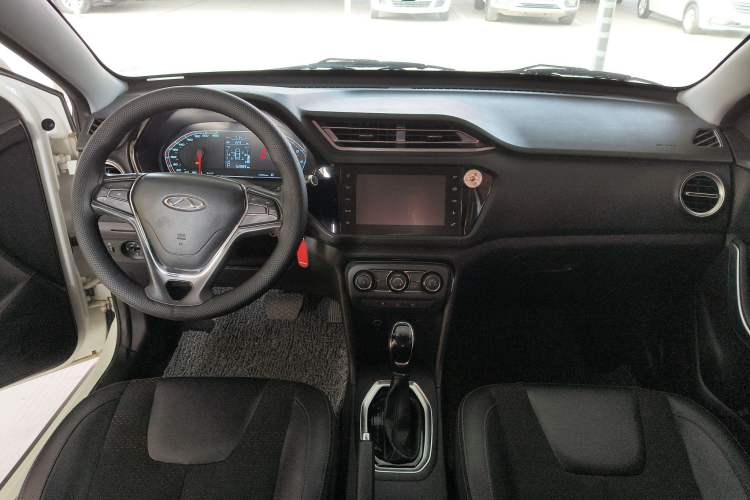 Used Chery Tiggo 3X 2018 1.5L Automatic Elite Edition Center Console