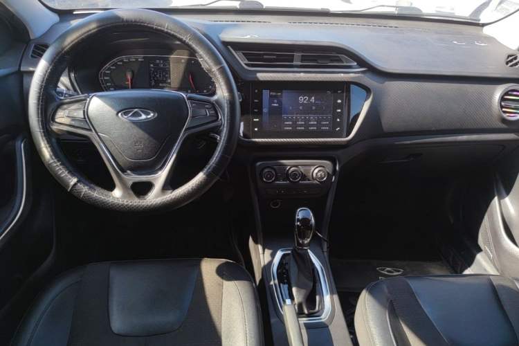 Used Chery Tiggo 3X 2018 1.5L Automatic Elite Edition Center Console