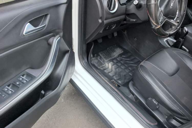 Used Chery Tiggo 3X 2018 1.5L Manual Elite Edition Driver Seat