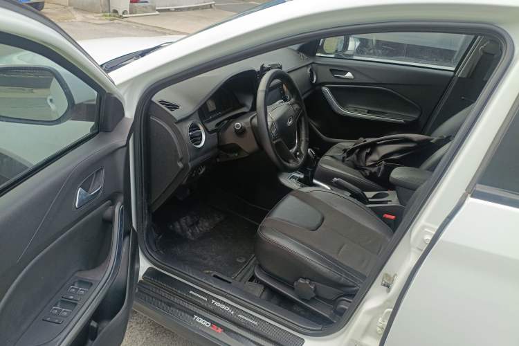 Used Chery Tiggo 3X 2018 1.5L Automatic Elite Edition Driver Seat