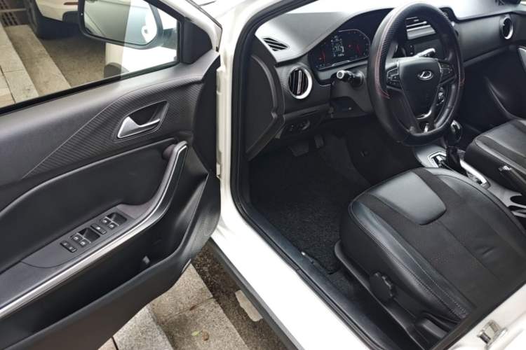 Used Chery Tiggo 3X 2018 1.5L Automatic Elite Edition Driver Seat