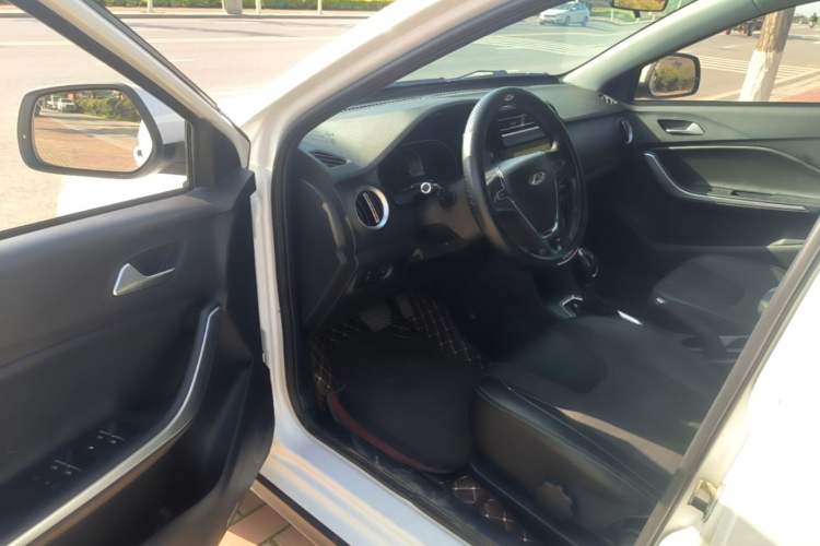 Used Chery Tiggo 3X 2018 1.5L Automatic Elite Edition Driver Seat