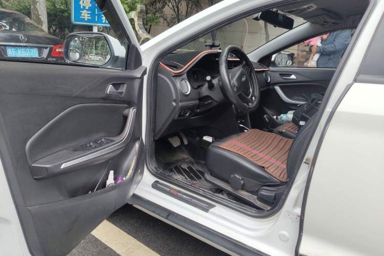 Used Chery Tiggo 3X 2018 1.5L Automatic Elite Edition Driver Seat