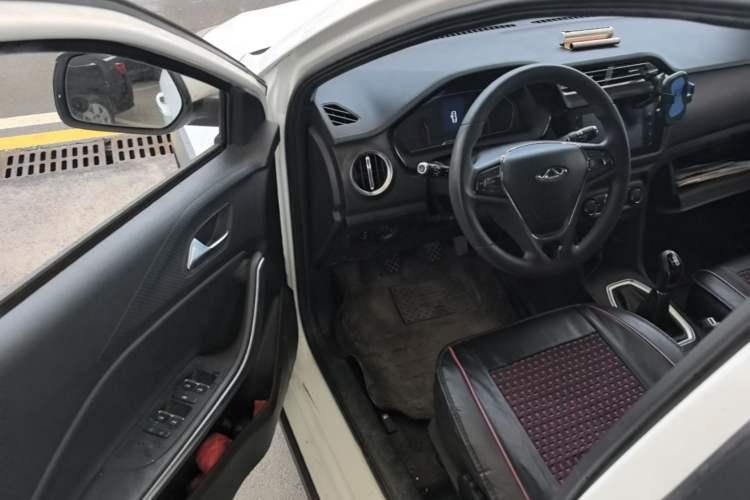 Used Chery Tiggo 3X 2018 1.5L Manual Elite Edition Driver Seat