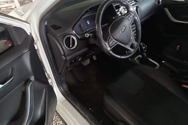 Used Chery Tiggo 3X 2018 1.5L Automatic Elite Edition Driver Seat