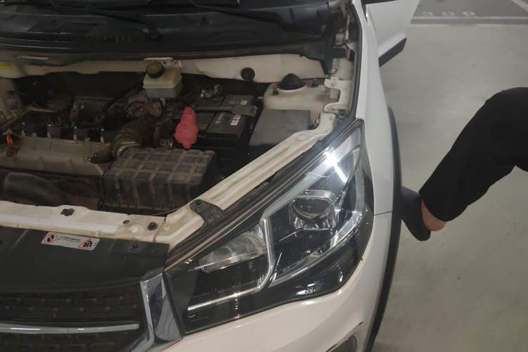 Used Chery Tiggo 3X 2018 1.5L Automatic Elite Edition Engine Bay Left