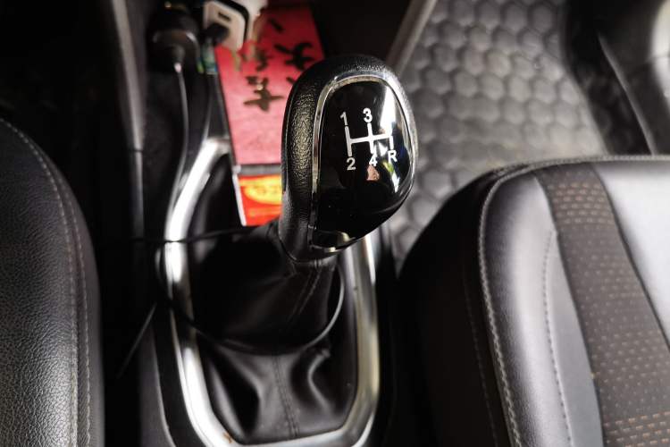 Used Chery Tiggo 3X 2018 1.5L Manual Elite Edition Gear Lever