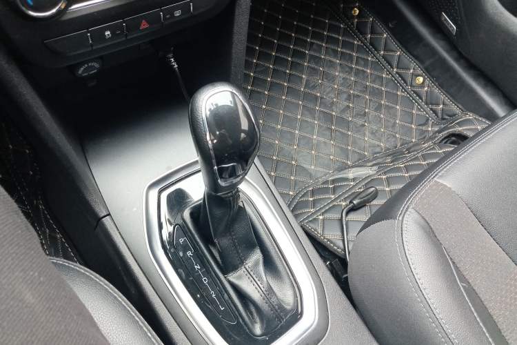 Used Chery Tiggo 3X 2018 1.5L Automatic Elite Edition Gear Lever