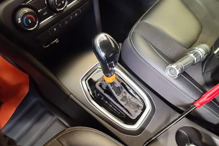 Used Chery Tiggo 3X 2018 1.5L Automatic Elite Edition Gear Lever