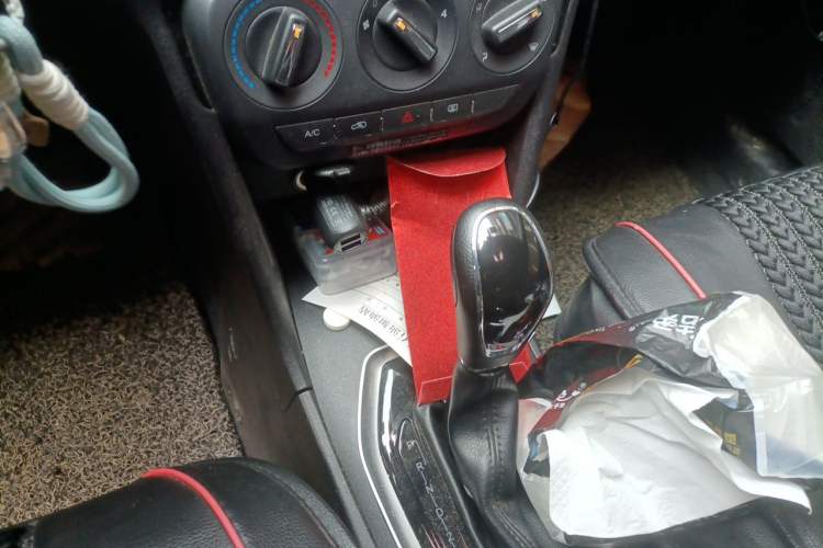 Used Chery Tiggo 3X 2018 1.5L Automatic Comfort Edition Gear Lever