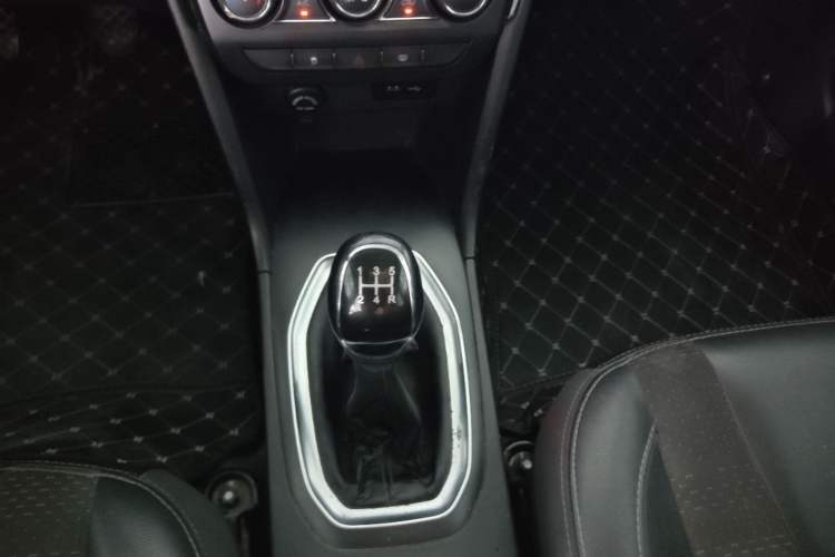 Used Chery Tiggo 3X 2018 1.5L Manual Elite Edition Gear Lever