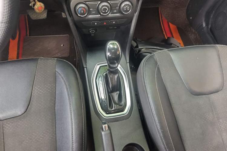 Used Chery Tiggo 3X 2018 1.5L Automatic Elite Edition Gear Lever